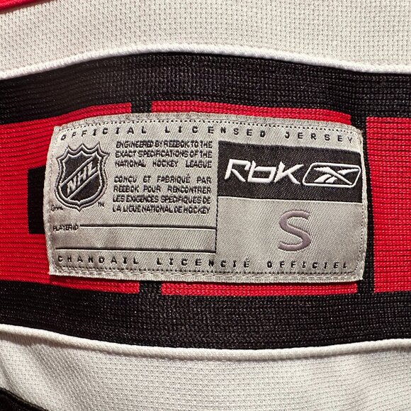 Reebok NHL Men's Small Carolina Hurricanes Hockey Players Jersey - Picture 4 of 6